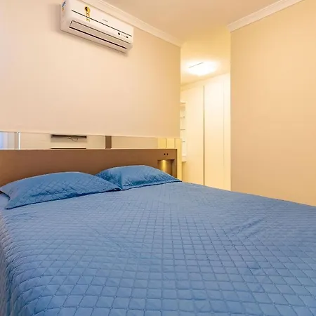 Cobertura Espaçosa e Confortável no Centro de Bombinhas-2
